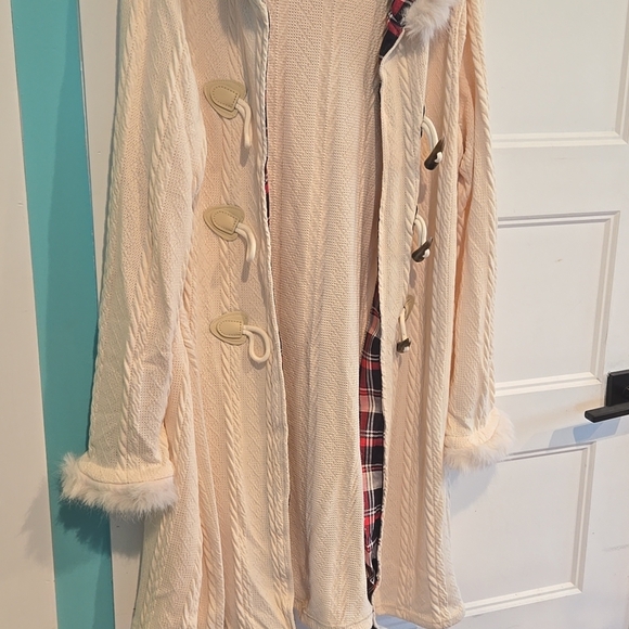 Cardigan Sweater Shacket Faux Fur Cuffs, Hood, Plaid, Cream Off White NWOT plus - Picture 7 of 10
